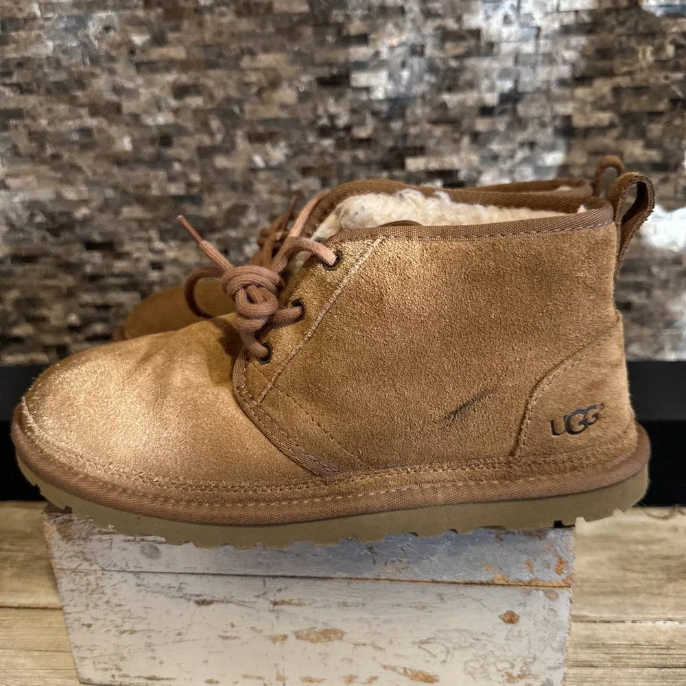 UGG Neumel Brown Suede Chukka Boots Left Shoe Size‎ 8 Right Shoe Size 9